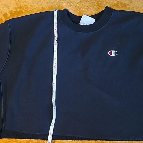 Champion Reverse Weaved Cropped Cut-Off Sweatshirt - Black - Women's  M - Picture 7 of 8